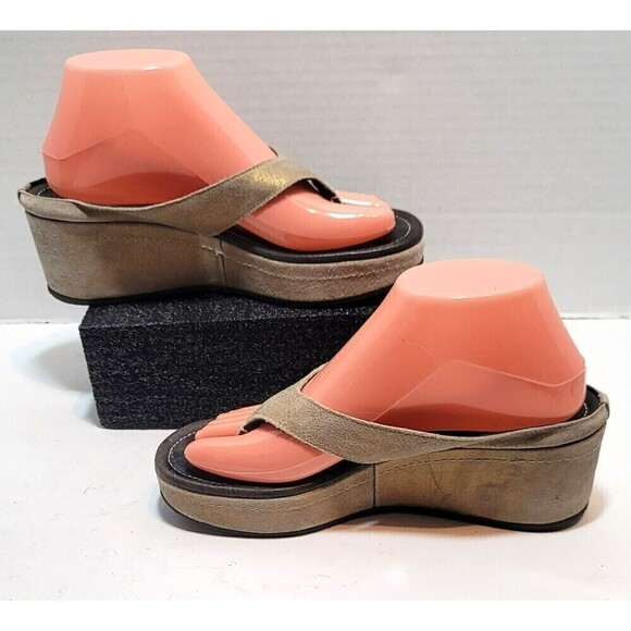 Donald J Pliner Leather Wedges Made in Italy - Size 8 - Picture 5 of 11